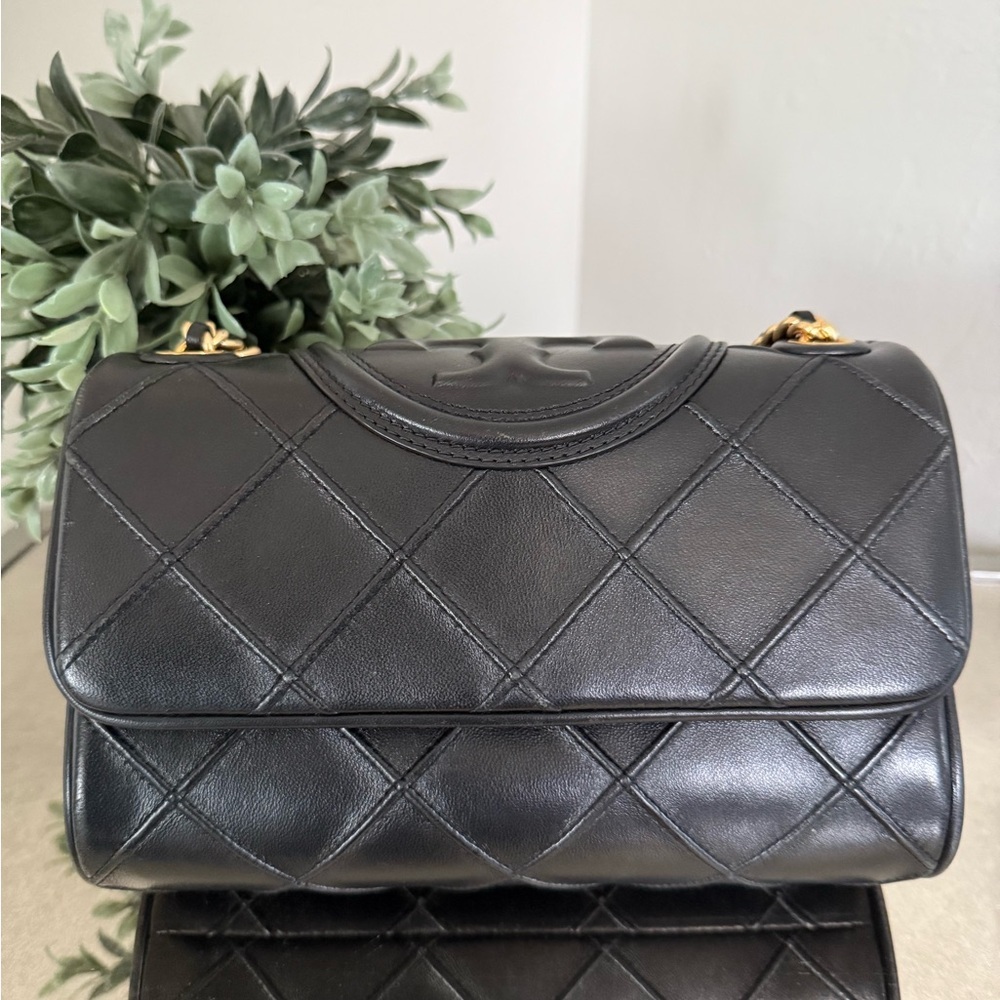SMALL FLEMING SOFT SHOULDER BAG